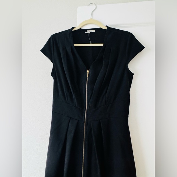 Emma & Michele Black Midi Dress with Gold Zipper - Picture 4 of 8